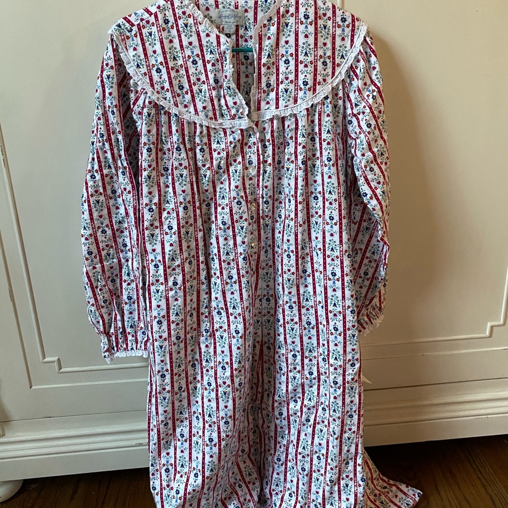 {Brand NEW} Women's Lanz of Salzburg Sleepwear